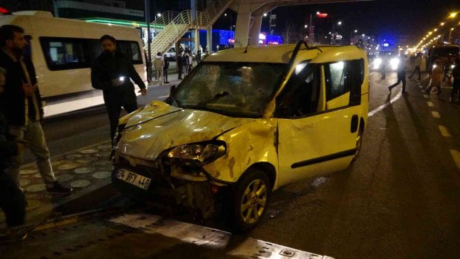 Feci zincirleme kaza: 1 ölü 4 yaralı