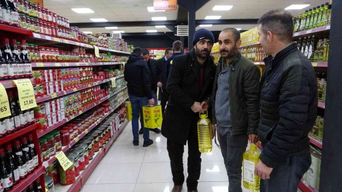 Market sahibinden yağa hücum eden vatandaşlara tokat gibi cevap