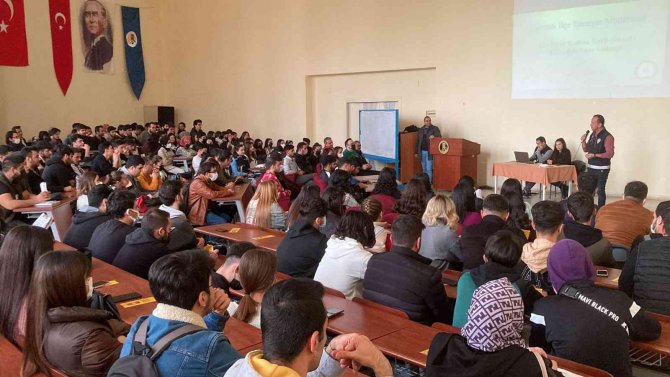 Yüksek okul öğrencilerine "KADES" tanıtıldı