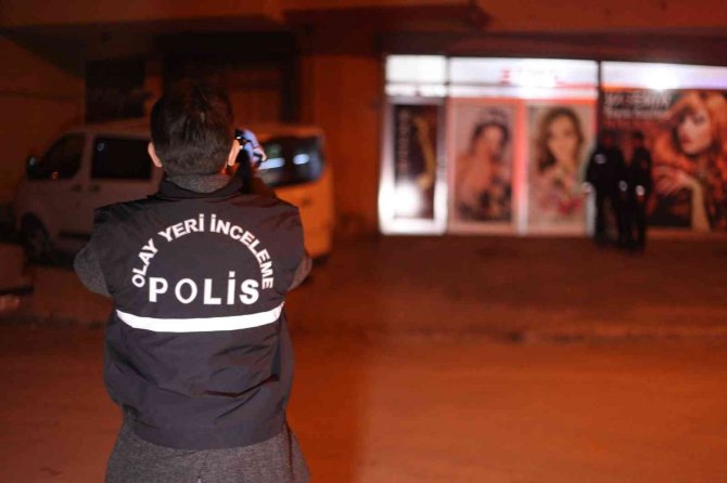 Boşanma aşamasındaki karısını öldürdü, hastanede yakalandı