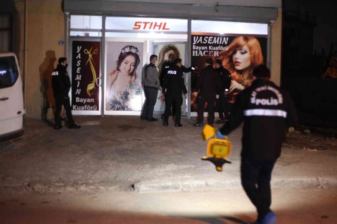 Boşanma aşamasındaki karısını öldürdü, hastanede yakalandı