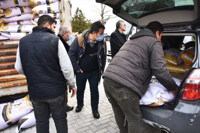 Konya'da yürütülen projeyle çiftçiye arpa, mercimek ve nohut tohumu dağıtıldı