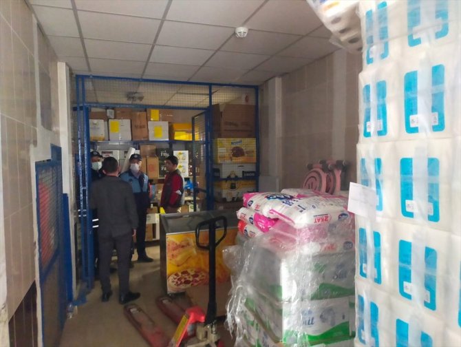 Zabıta ekipleri marketlerde sıvı yağ denetimi yaptı