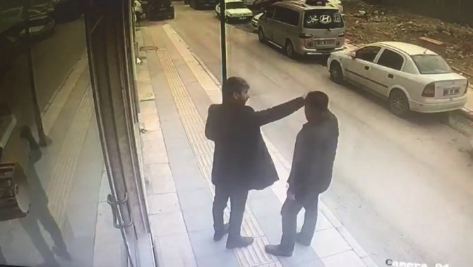 Direğe adeta kafa attı, neye uğradığını şaşırdı