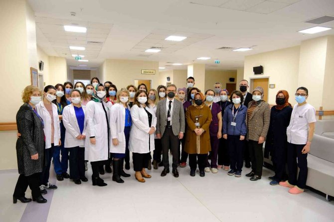 Kadınlar gününe kanser testi ile dikkat çektiler