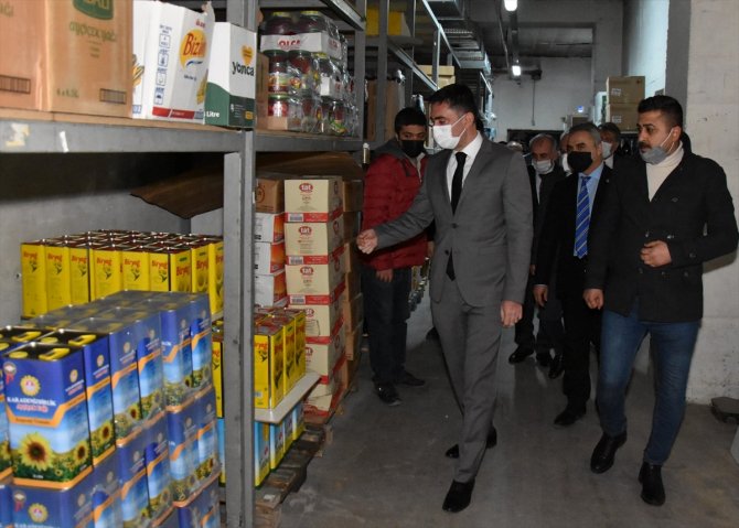 Vali, "stokçuluk" ve "fahiş fiyat" denetimine katıldı