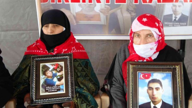 Muşlu annelerin kar altında evlat nöbeti