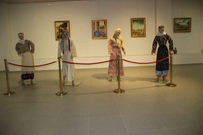 O yöreye özgü giysi ve takılar ilk kez sergilendi