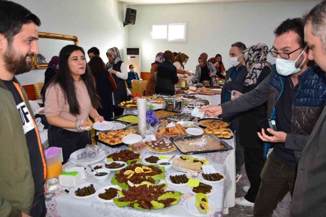 Okul yararına hayır panayırı