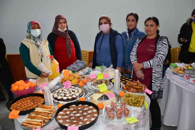 Okul yararına hayır panayırı