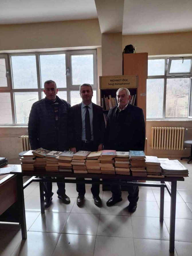 Okurseverlerden öğrencilerin kütüphanesine destek