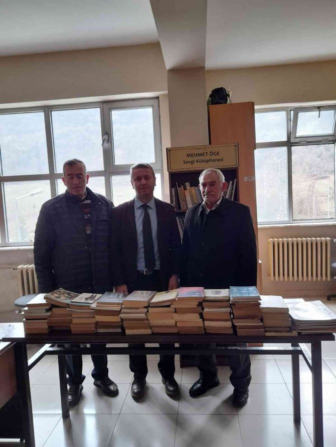 Okurseverlerden öğrencilerin kütüphanesine destek
