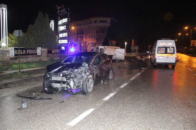 Otomobil ile transit çarpıştı: 6 yaralı