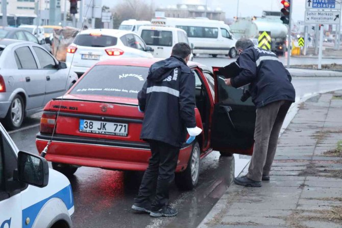Silahla yaralandı, hastaneye giderken yakıtı bitti