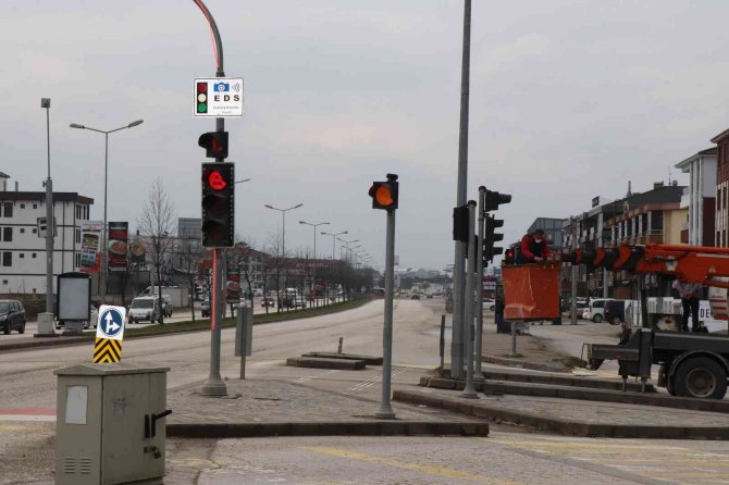 Trafik ışıklarında o sloganı gören şaşırıp kalıyor