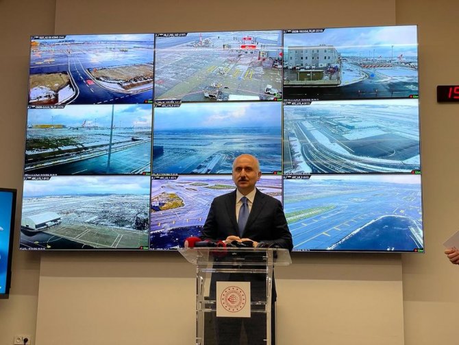 Bakan Karaismailoğlu: “Karla mücadeledeki çalışmalarımız olağanüstü bir halde devam ediyor”