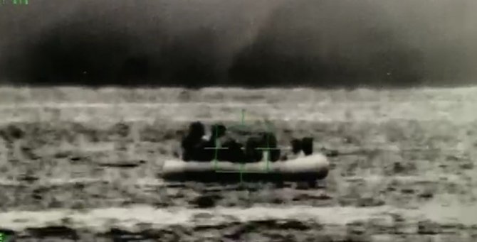 Denizde sürüklenen 23 düzensiz göçmen kurtarıldı