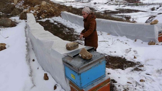 Engelli kadın, baba mesleğini sürdürüyor