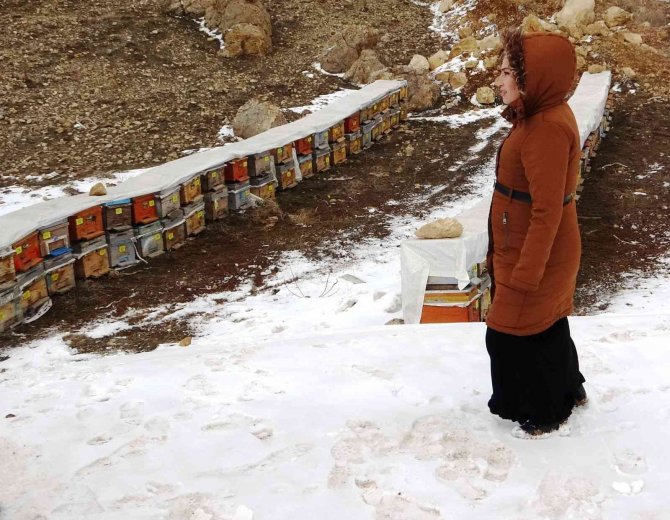 Engelli kadın, baba mesleğini sürdürüyor