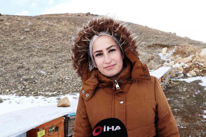 Engelli kadın, baba mesleğini sürdürüyor