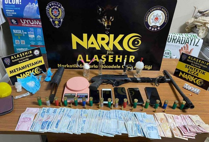 Evinde çok sayıda uyuşturucuyla yakalanan kadın tutuklandı