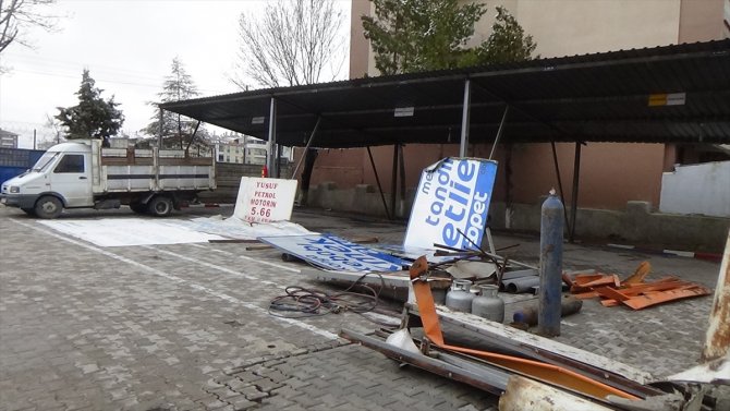 Karapınar'da reklam panosu hırsızlığı