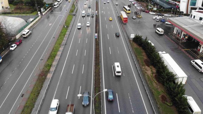 İstanbul’da önlemler etkili oldu, yollar boş kaldı