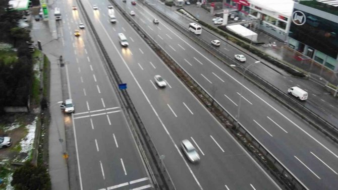 İstanbul’da önlemler etkili oldu, yollar boş kaldı