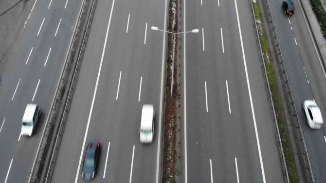 İstanbul’da önlemler etkili oldu, yollar boş kaldı