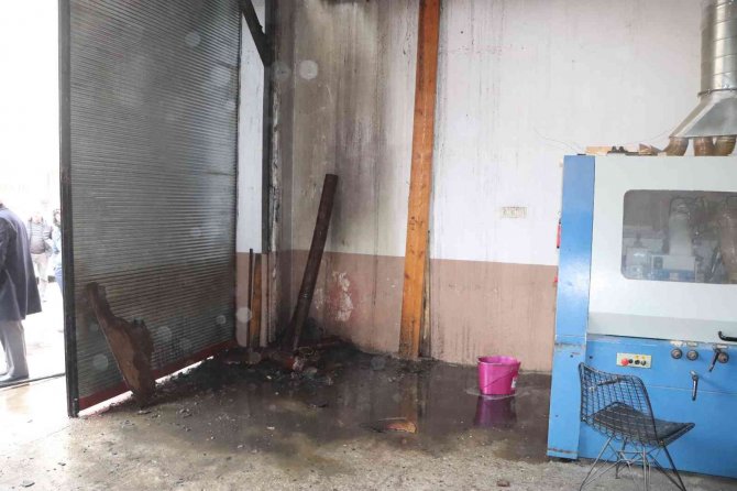 Kereste işletmesinde yangın paniği