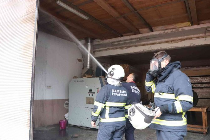 Kereste işletmesinde yangın paniği