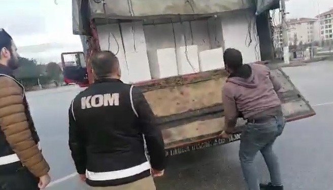 Kocaeli’de 11 milyon makaron ele geçirildi