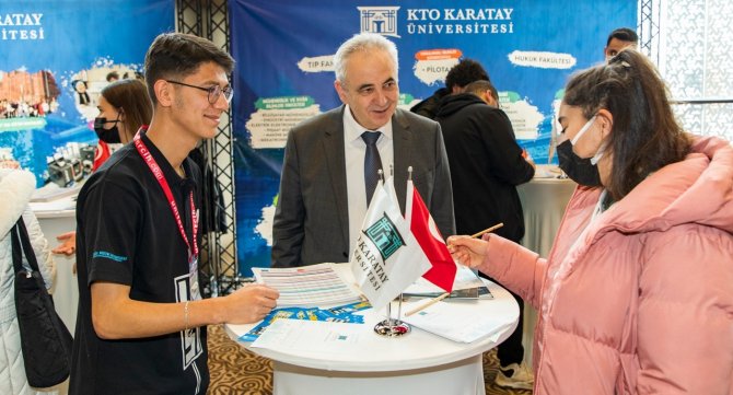 KTO Karatay Üniversitesi tanıtım günlerinde üniversite adaylarıyla buluştu
