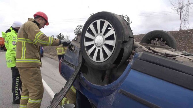 Takla atan otomobil ters yönde 200 metre sürüklendi: 2 ağır yaralı