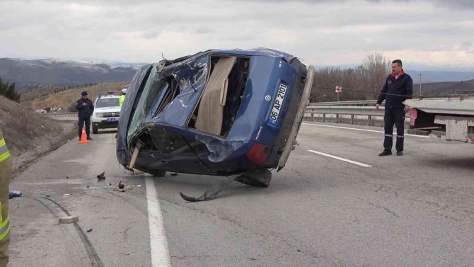 Takla atan otomobil ters yönde 200 metre sürüklendi: 2 ağır yaralı