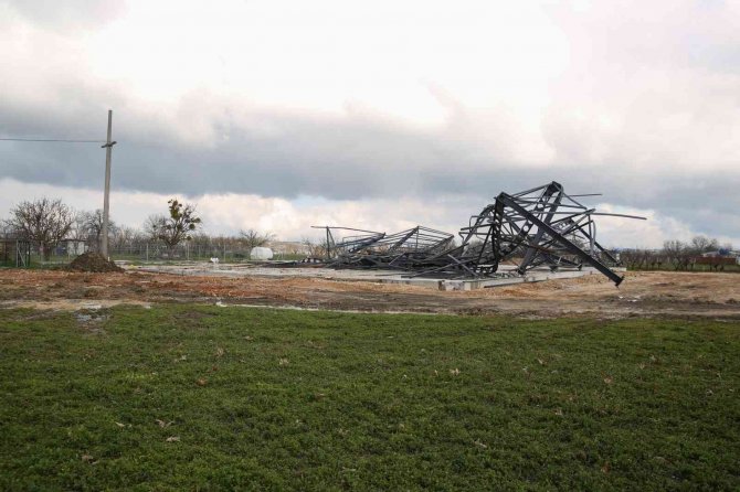 Tarım arazisindeki kaçak yapılar yıkıldı