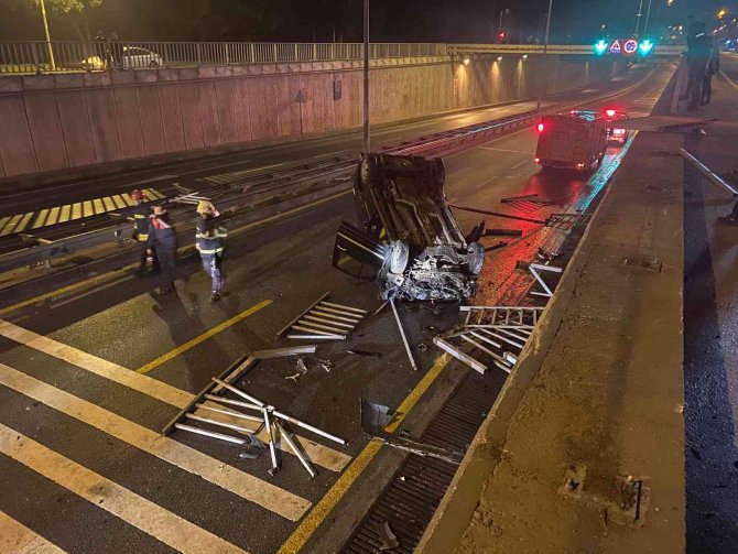 Yoldan çıkan ticari araç alt geçide düştü: 4 yaralı