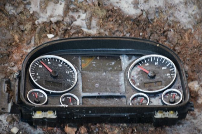 20 metre yükseklikten düşen kamyonun sürücüsü hayatını kaybetti