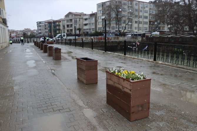 Geri dönüştürülen köprü malzemeleri kedilere yuva oldu