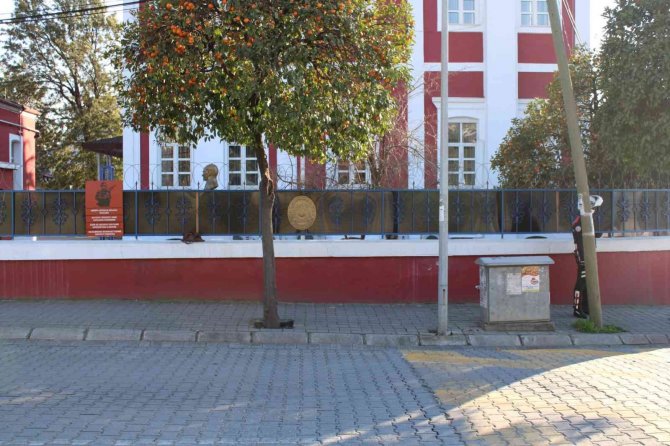 Askerlik Şubesi önünde şüpheli çanta paniği