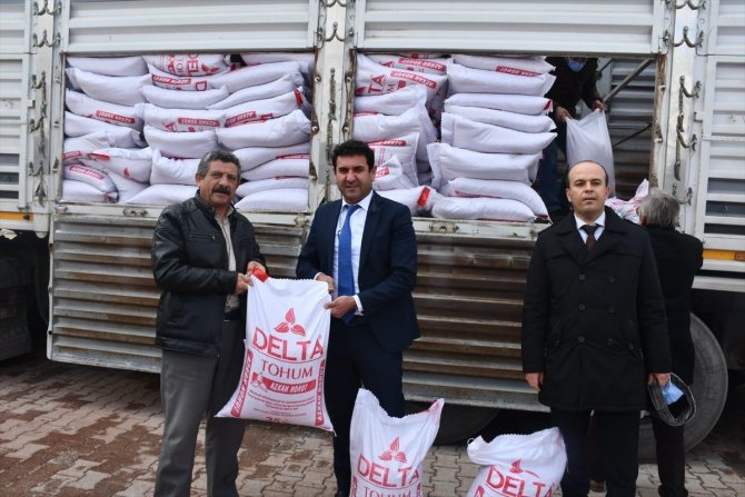 Hüyük'te çiftçilere tohum desteği