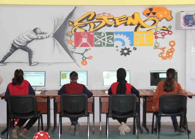 Elazığ’da ’Bilişim Teknolojileri Sınıfı’ açıldı