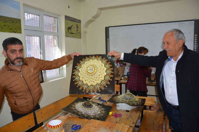 Engelliler ücretsiz kurslarla topluma kazandırılıyor