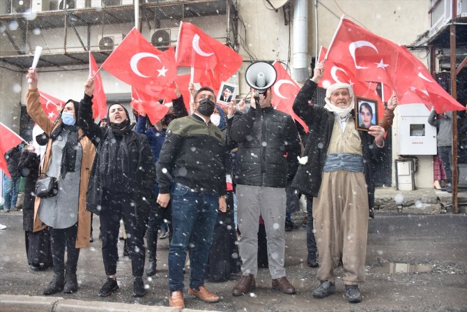 Terör mağduru aileler HDP İl Başkanlığı önündeki eylemini sürdürdü