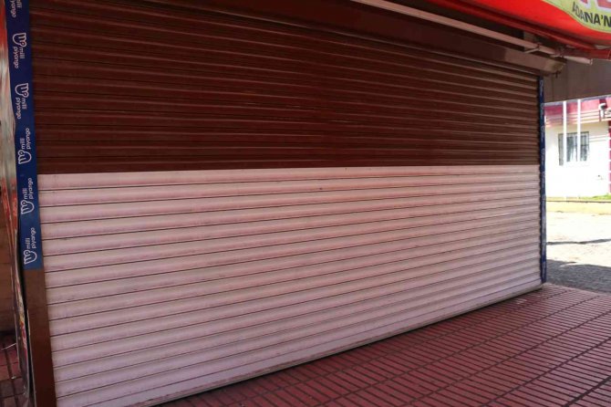 Hırsızlar elektrik kablosunu çalınca iş yerini açamadı