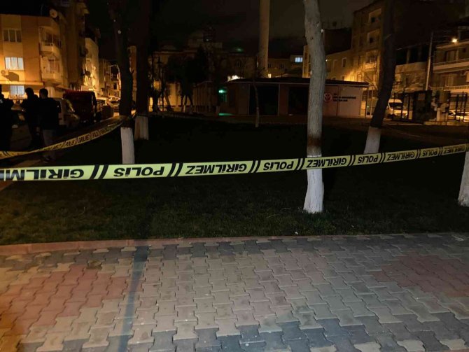 İzmir’de parkta silahlı kavga: 1 ölü