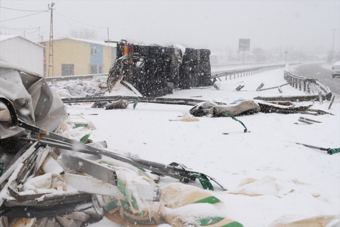 İstanbul'da kar yağışı kazalara neden oldu