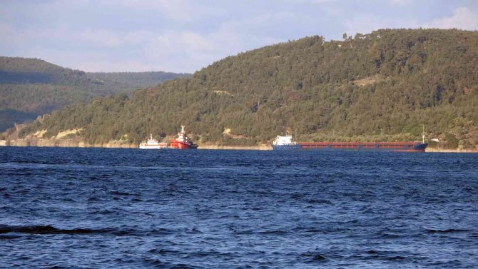 Karaya oturan geminin kurtarma çalışmaları sürüyor