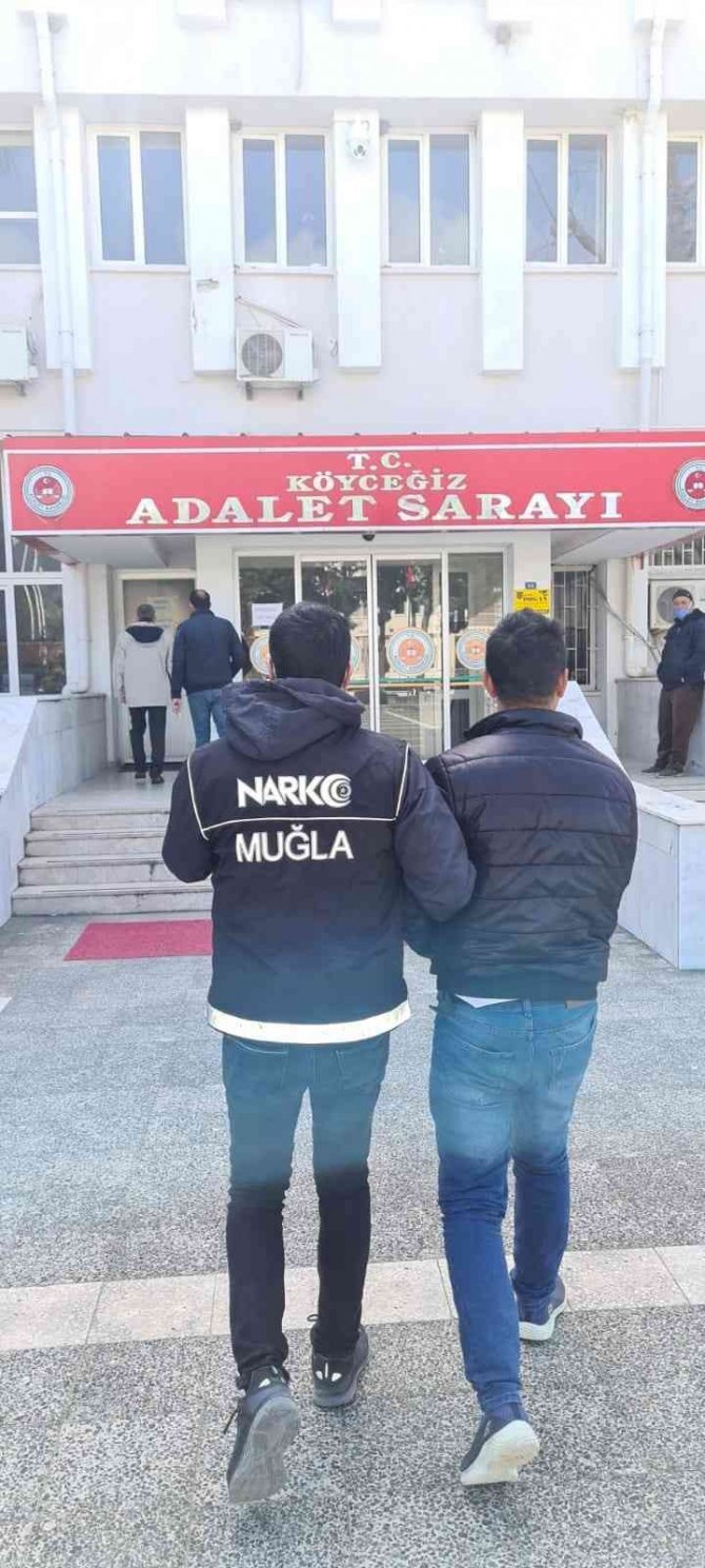 Narkotik timleri uyuşturucu tacirlerine göz açtırmıyor