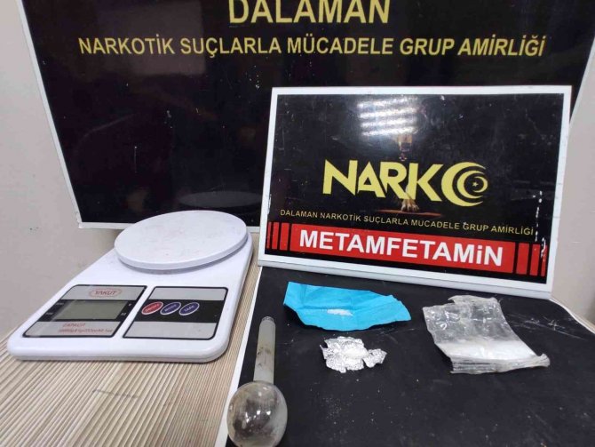 Narkotik timleri uyuşturucu tacirlerine göz açtırmıyor